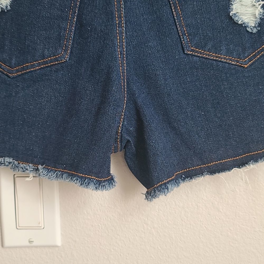 SHORTS. CHELSEA AND VIOLET  DENIM SHORTS - Picture 9 of 13